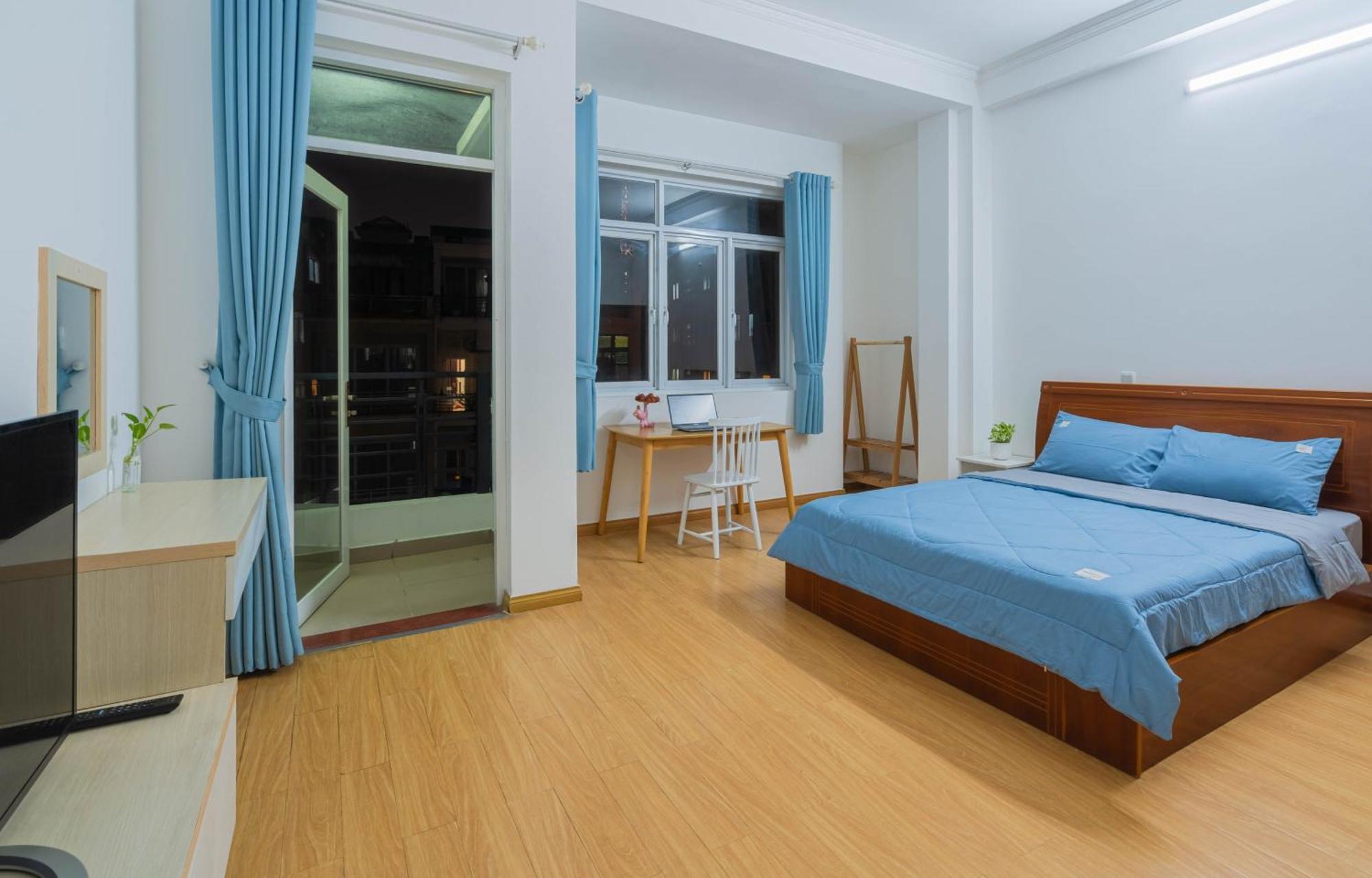 Lalahouse Riverside Hotel 3*
